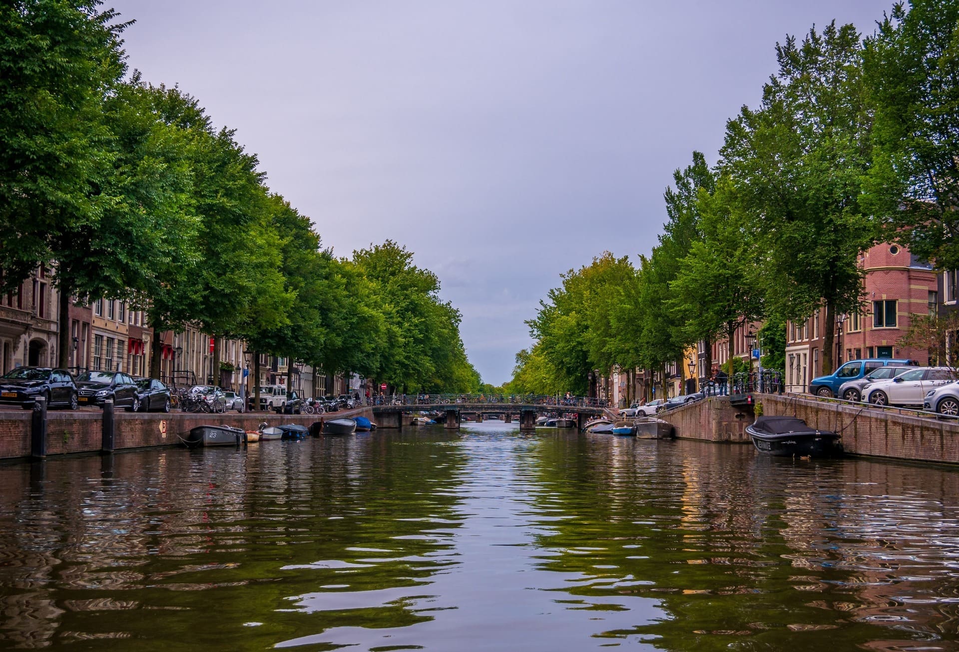 plavba po amsterdamskom kanáli ()